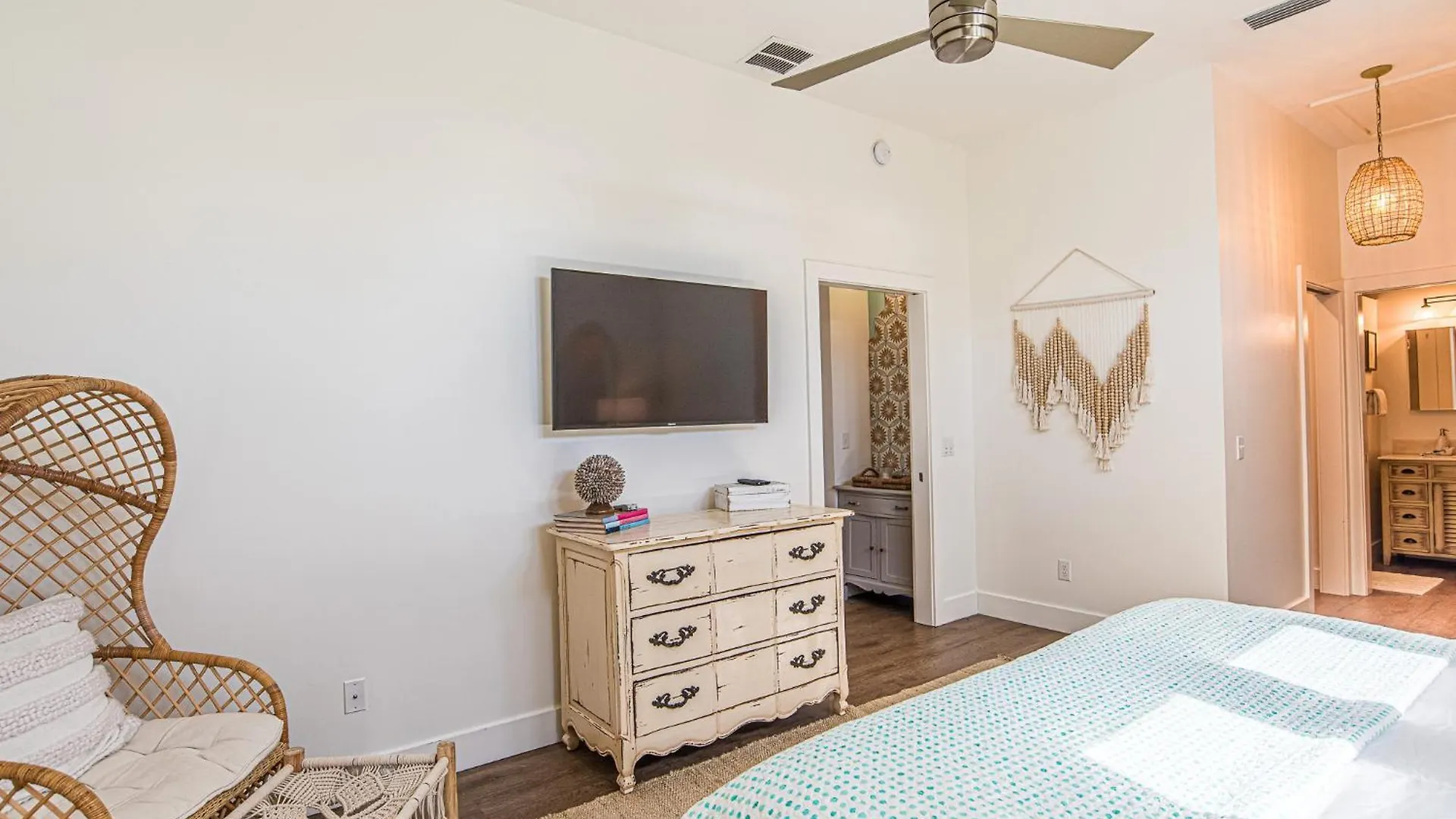 Semesterbostad Wave Haven In Laguna Beach Large Screened Patio With Yard And Golf Cart. Panama City Beach USA