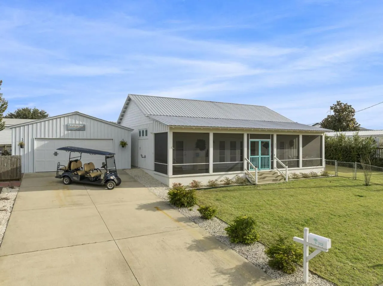 Wave Haven In Laguna Beach Large Screened Patio With Yard And Golf Cart. Panama City Beach
